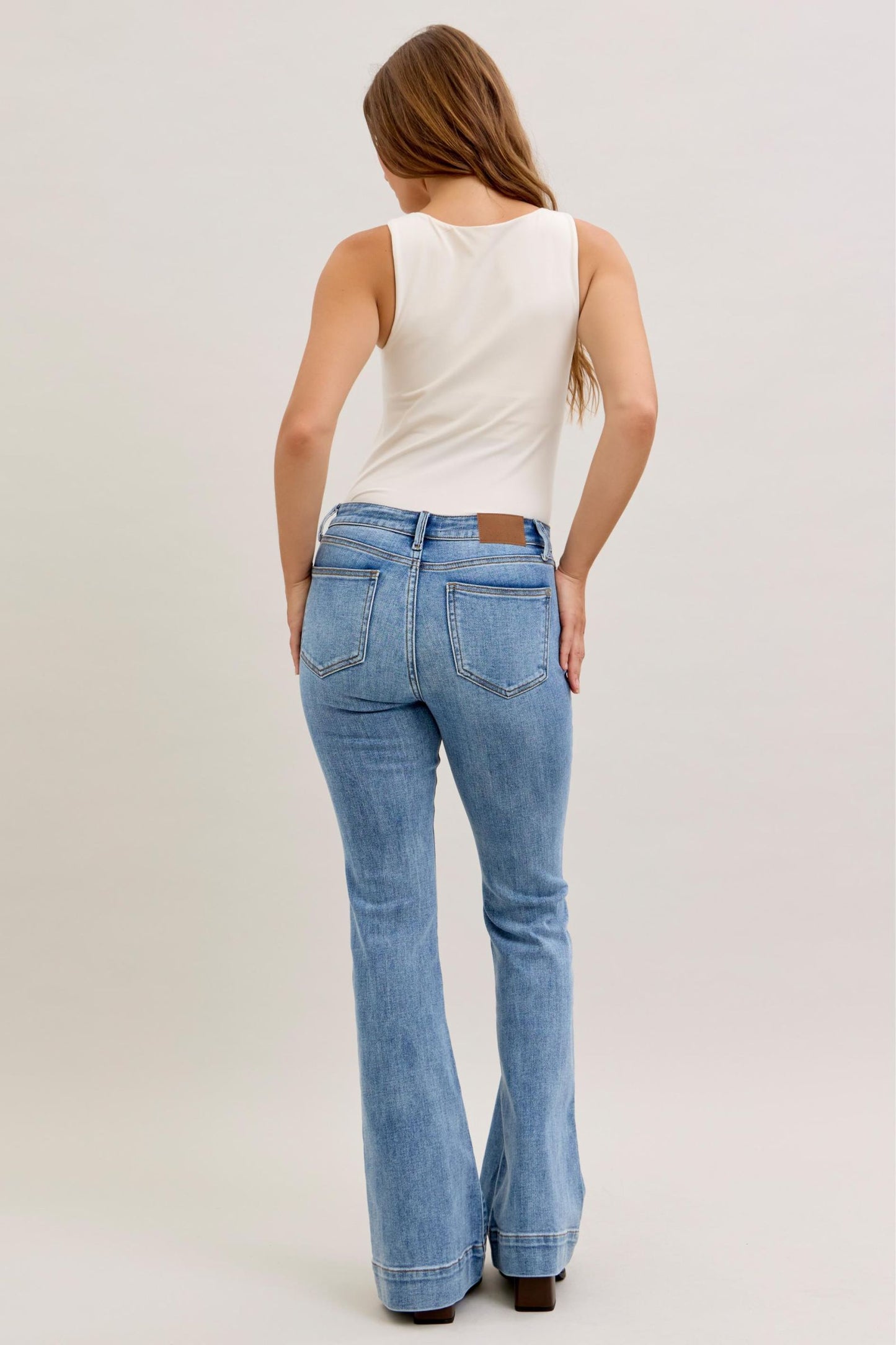 Ellory Mid Rise Flare Non distressed by Judy Blue