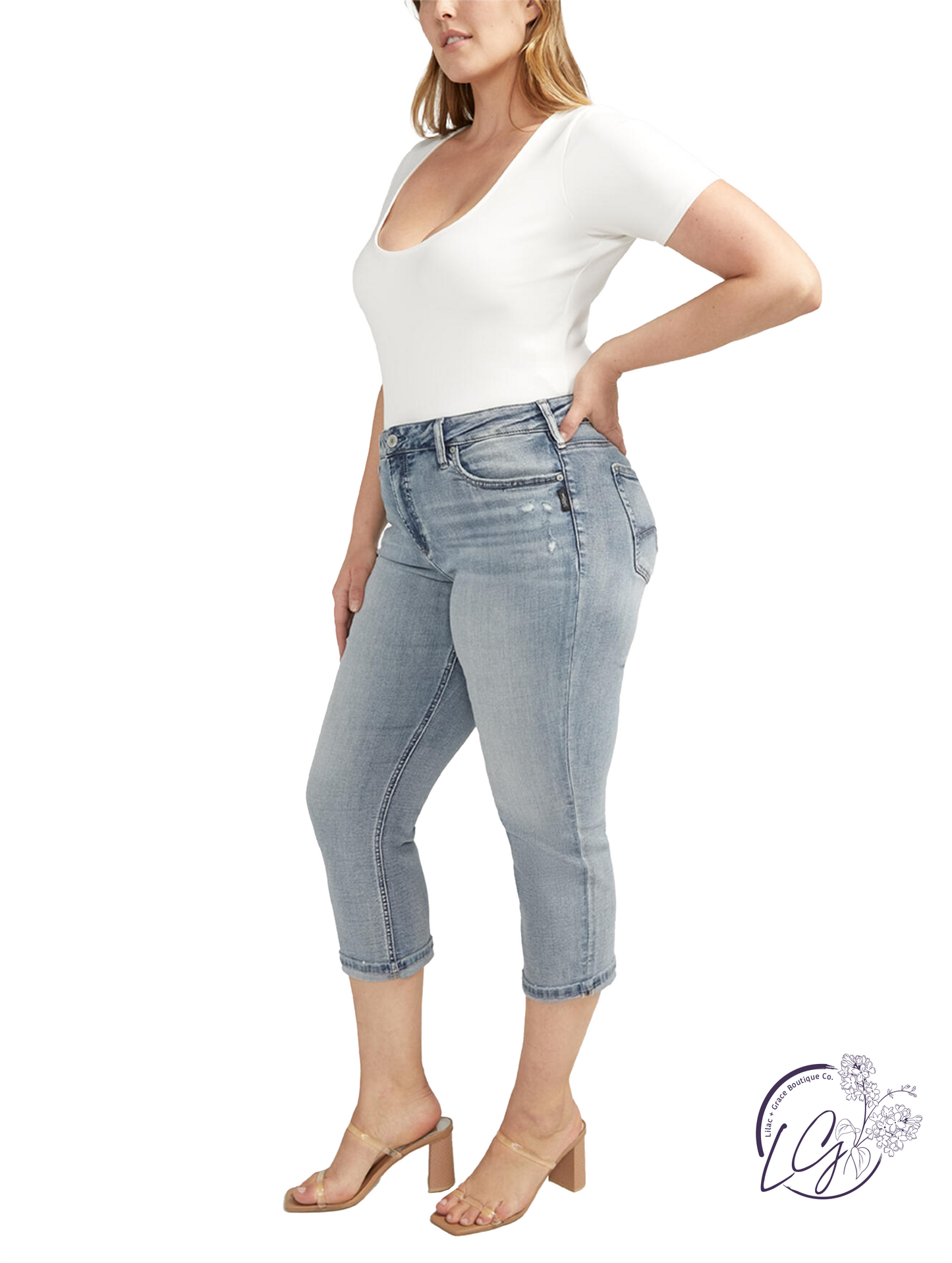 Curvy Penny Suki Mid Rise Capri by Silver Jeans