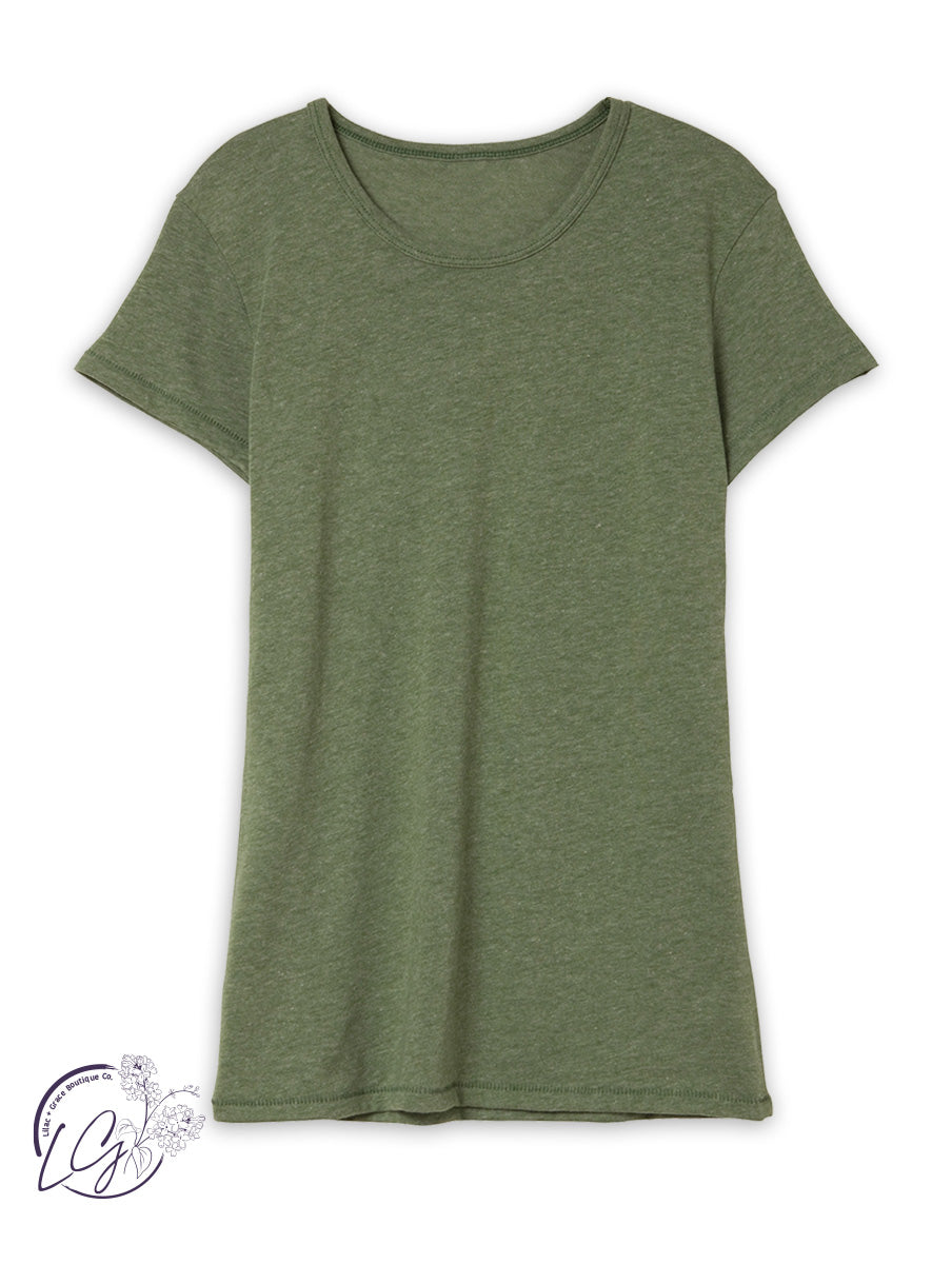Curvy Signature Basic Tee in Vintage Pine