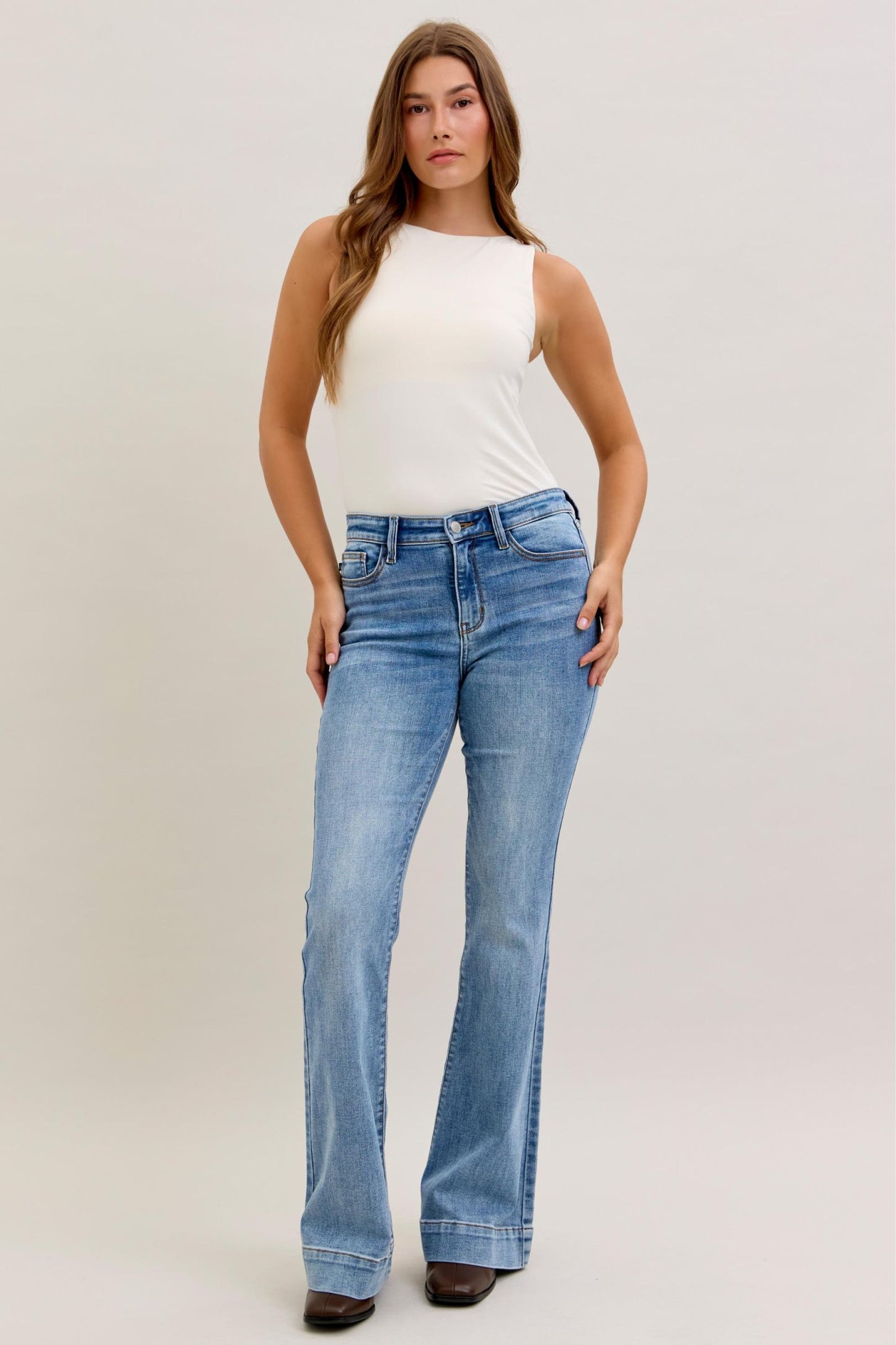 Ellory Mid Rise Flare Non distressed by Judy Blue