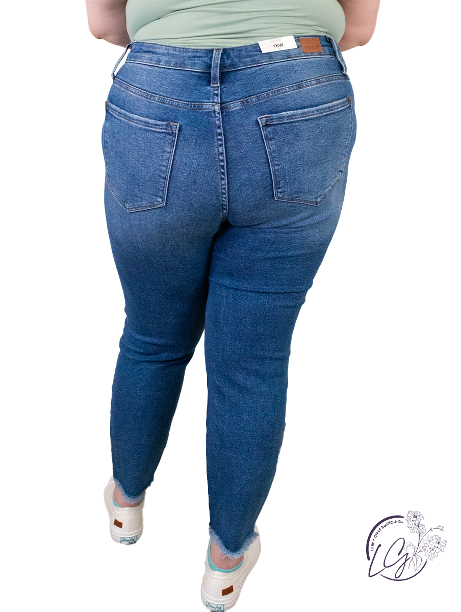 Curvy Octavia Embroidery Boyfriend By Judy Blue