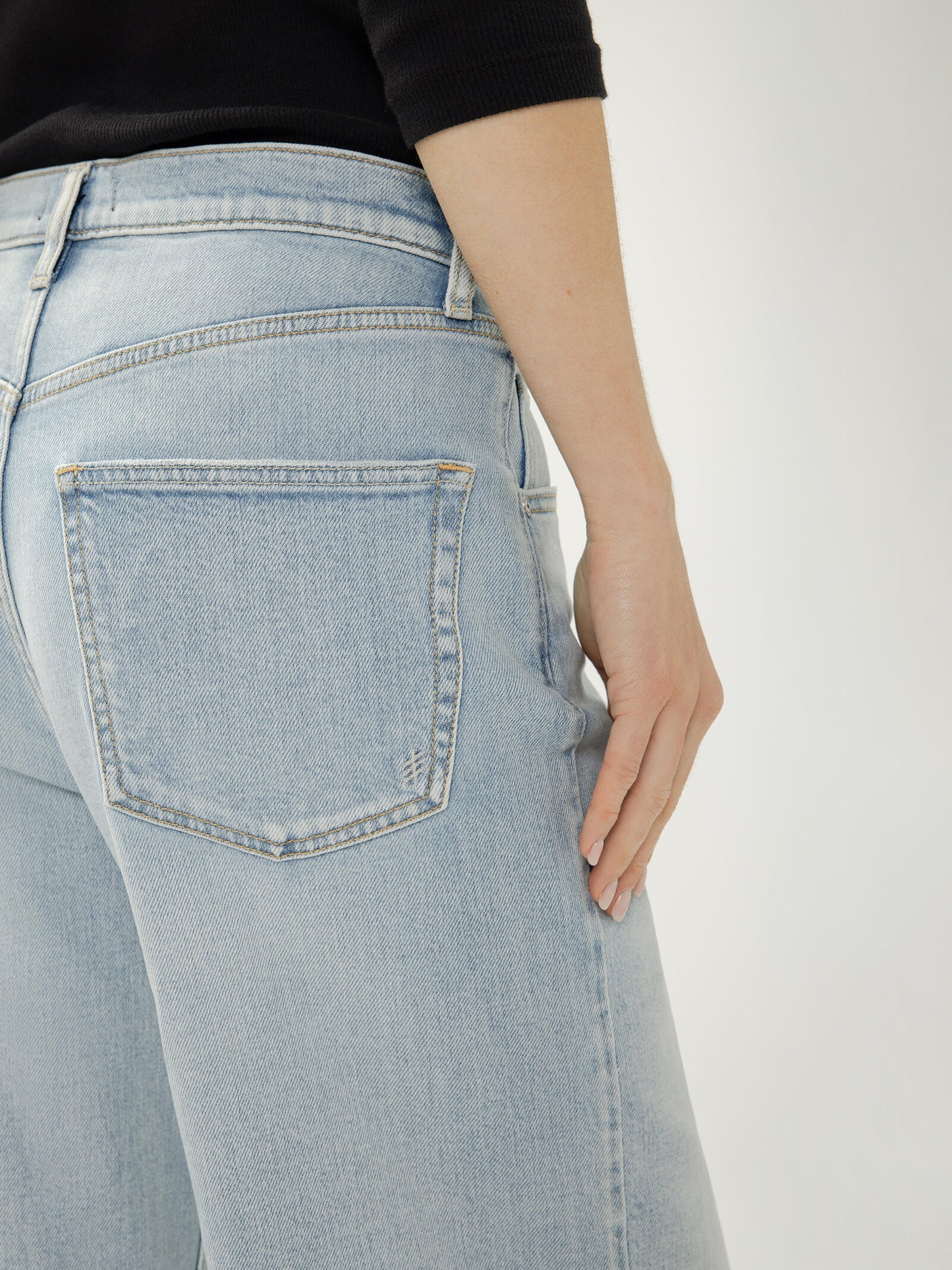 Easy Horizon Cropped Wide Leg Jeans by Silver Jeans Co.