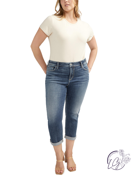 Curvy Zuri Mid Rise Luxe Stretch Capri by Silver Jeans