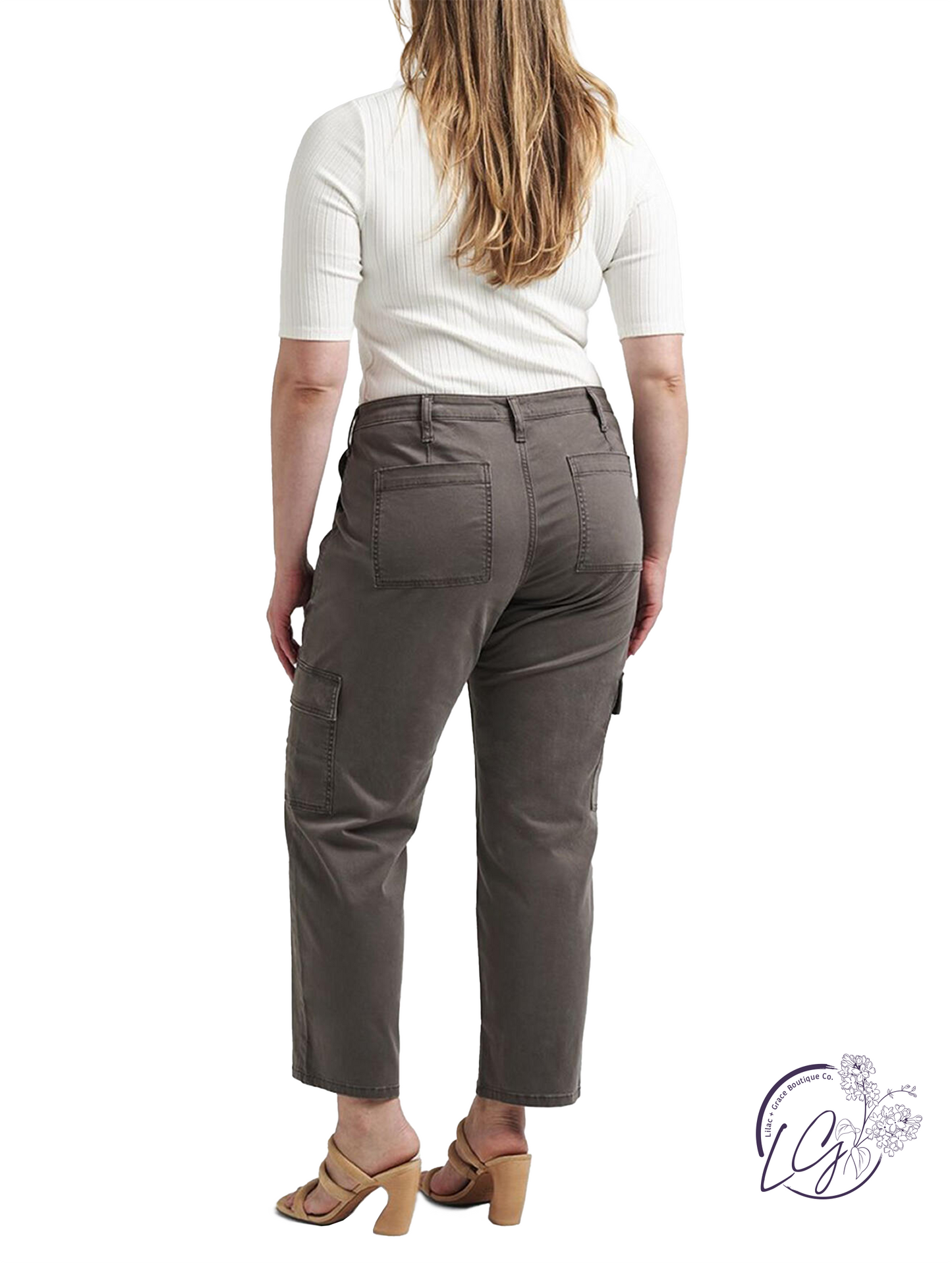 Curvy Makenna Suki Mid Rise Cargo Pants by Silver Jeans