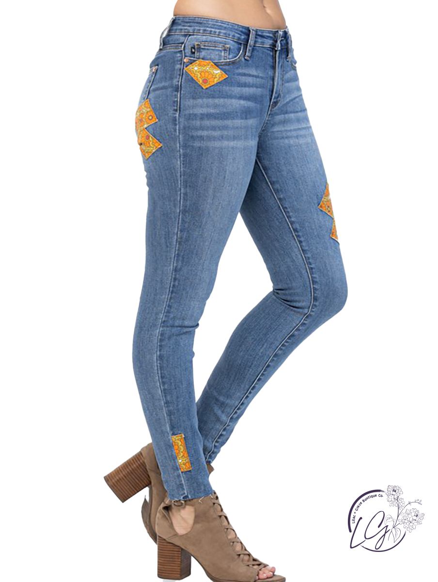 Sasha Mid-Rise 70's Patch Skinny by Judy Blue