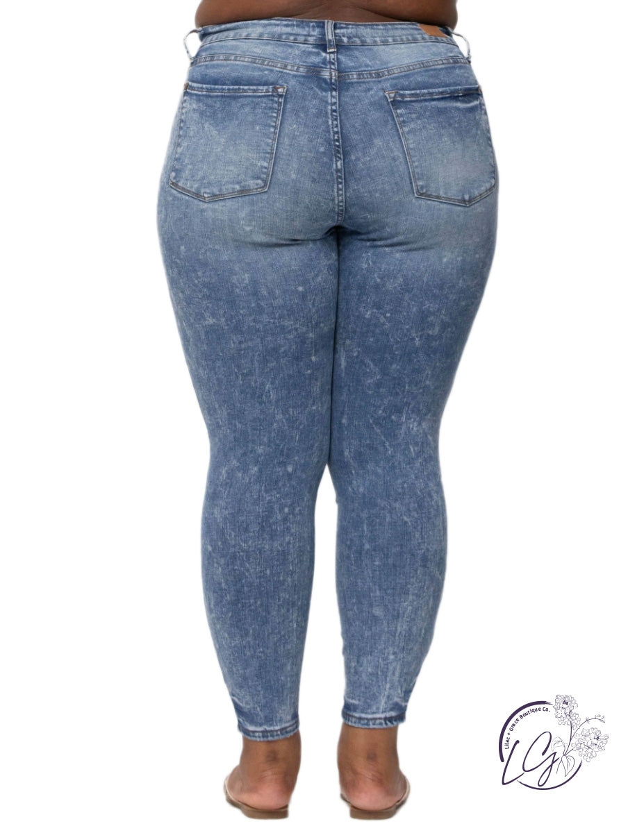 Curvy Bailey High-Waist Mineral Wash Skinny by Judy Blue