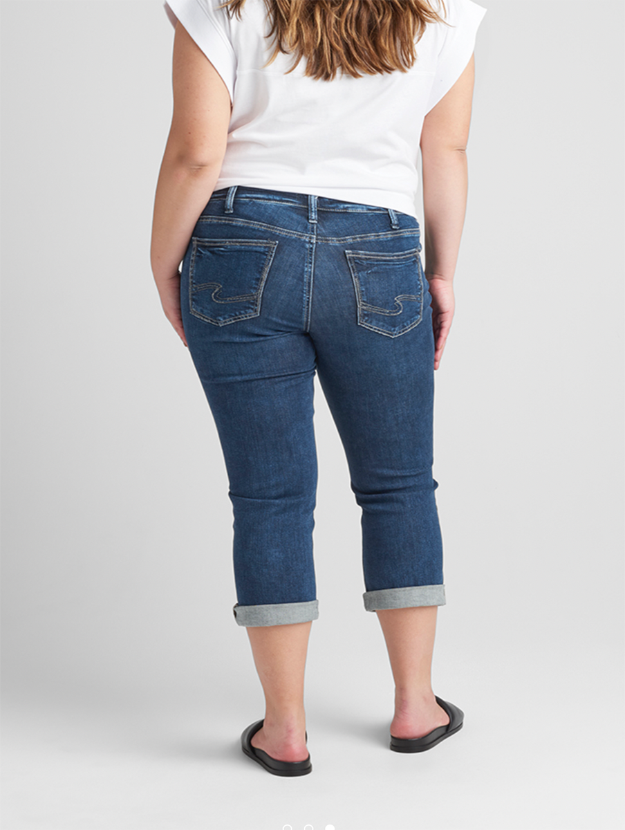 Curvy Suki Mid-Rise Capri by Silver Jeans