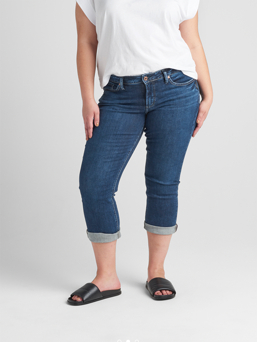 Curvy Suki Mid-Rise Capri by Silver Jeans