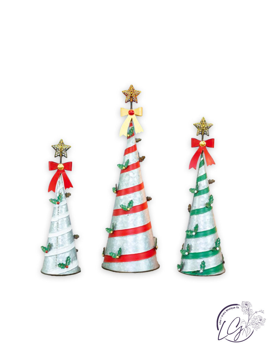 Spiral Holly Christmas Tree