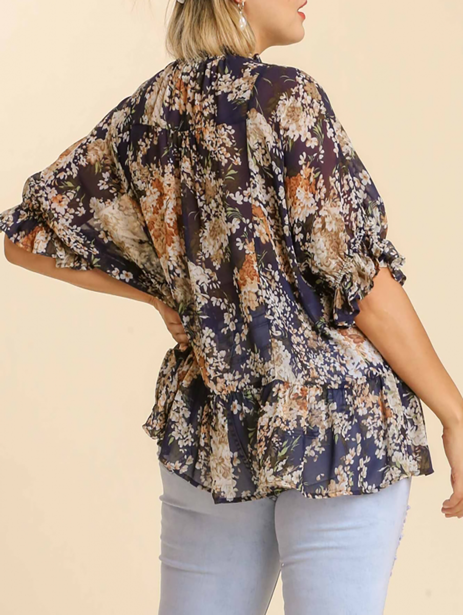 Curvy Going Steady Floral Top